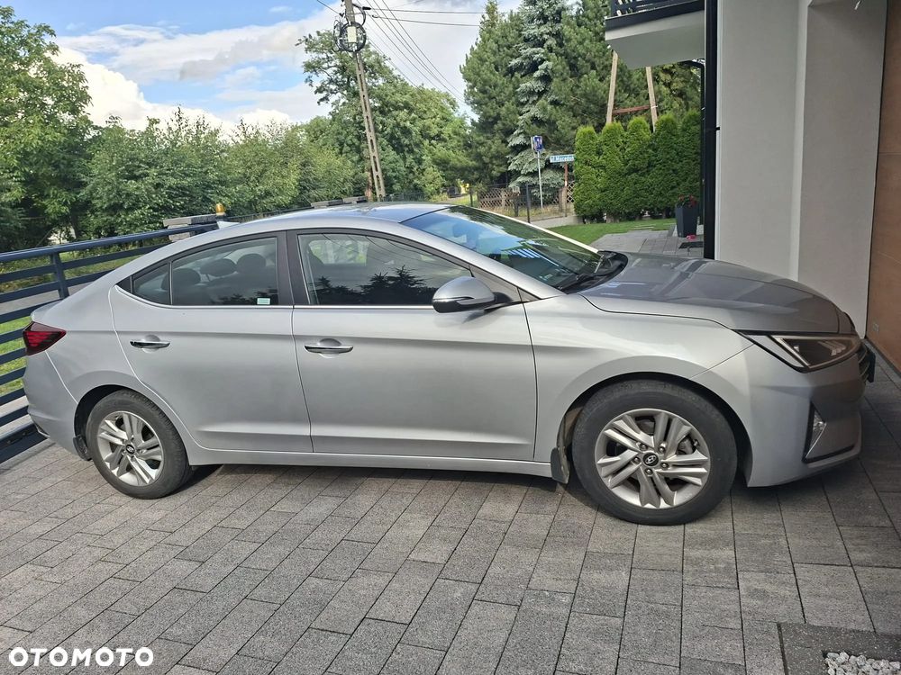 Hyundai Elantra 1.6 Comfort - 4