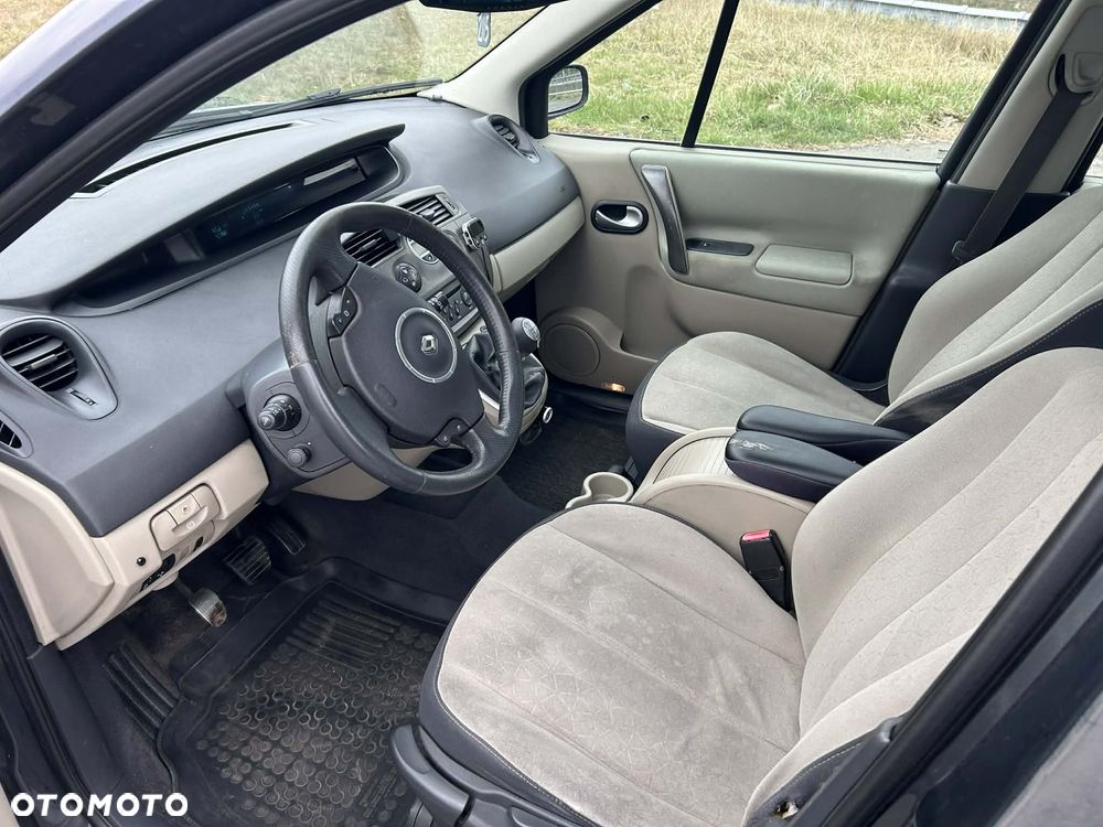 Renault Scenic 1.9 dCi FAP Conquest - 8