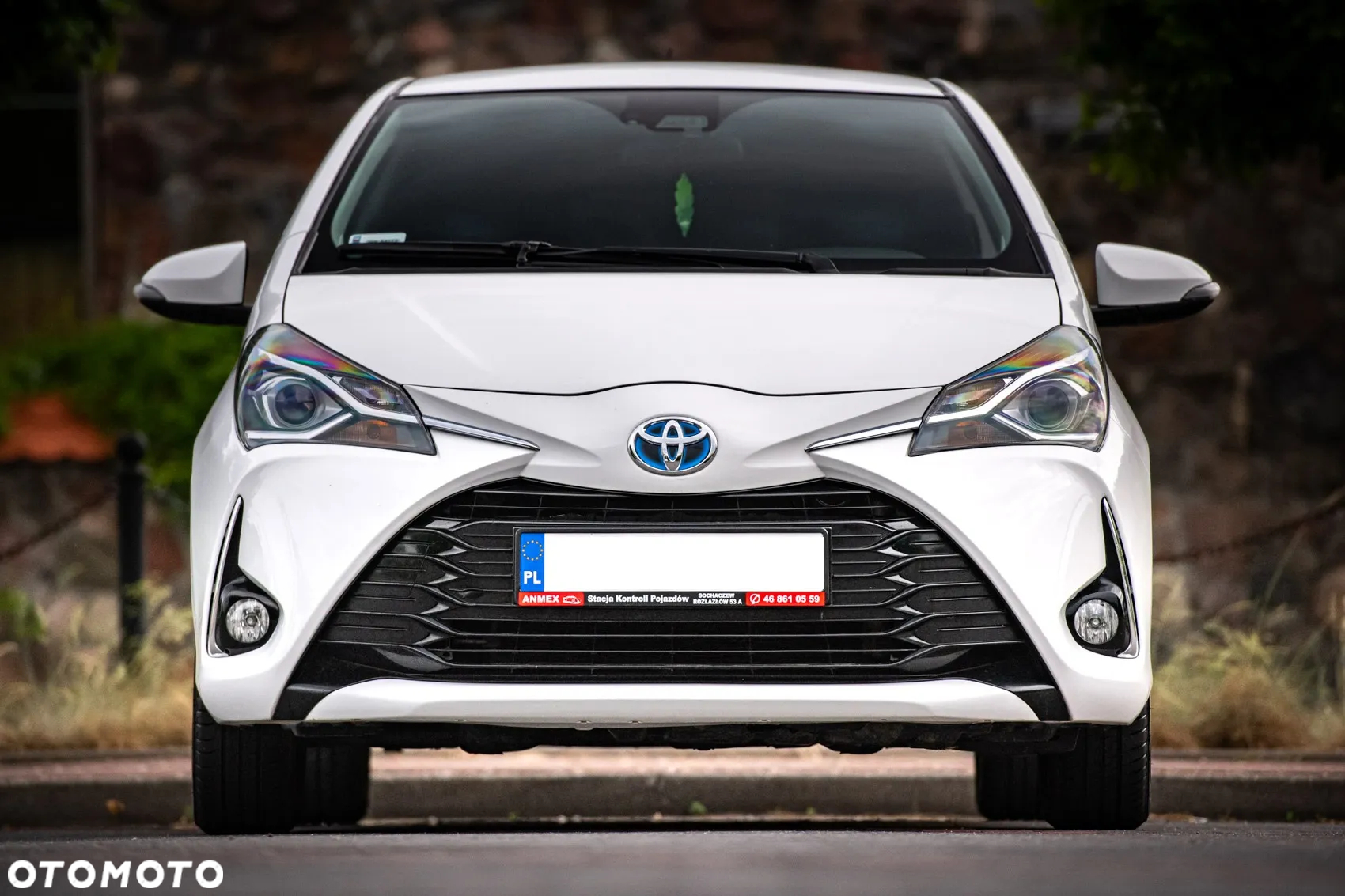 Toyota Yaris Hybrid 100 Premium EU6 - 7