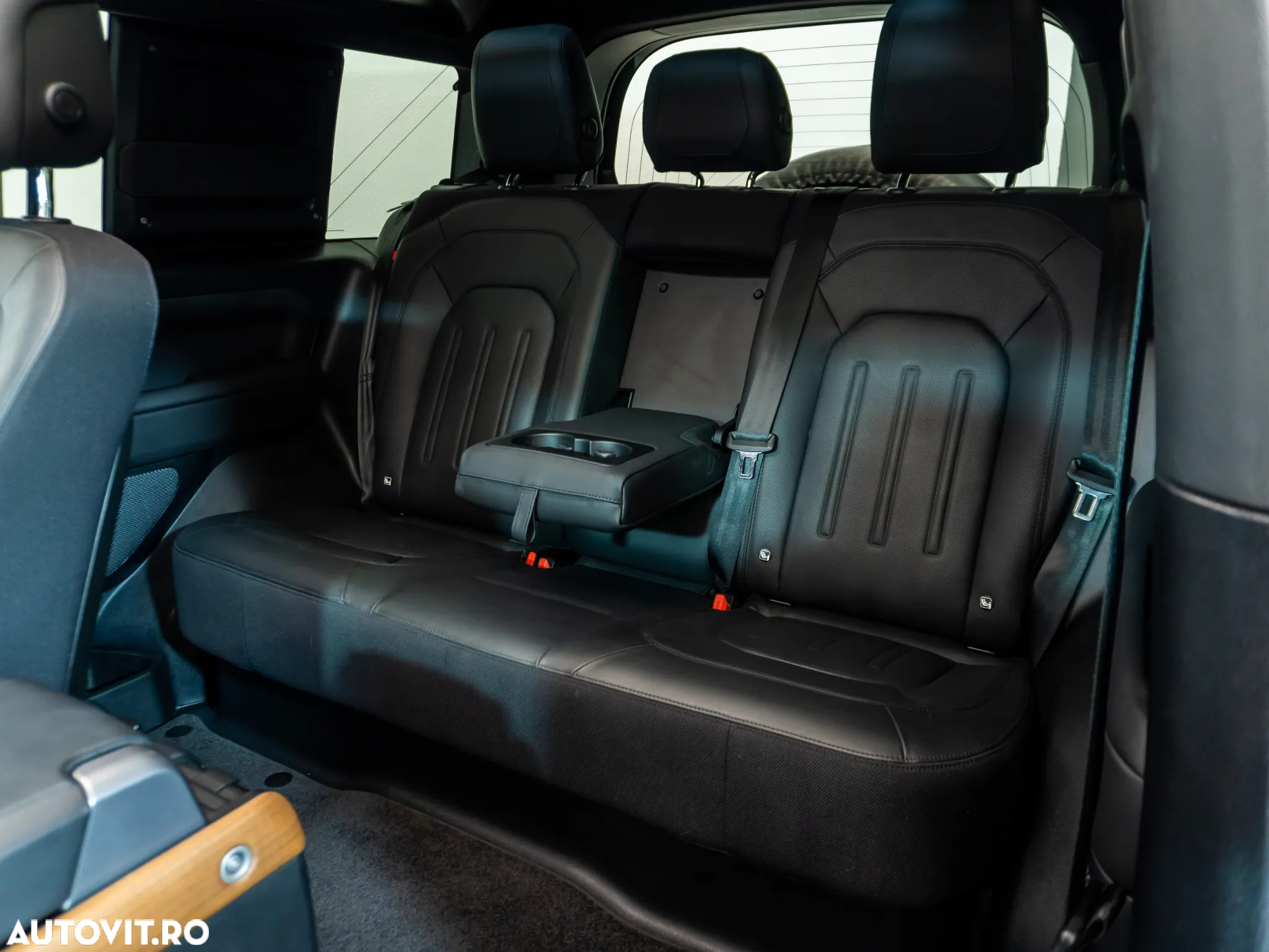 Land Rover Defender 90 3.0 P400 MHEV - 31