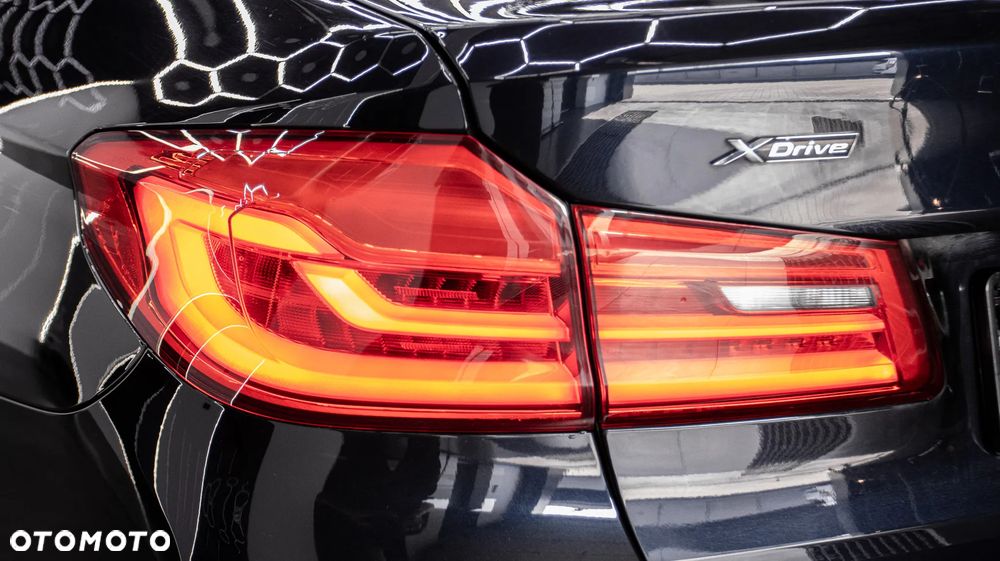 BMW Seria 5 530e xDrive M Sport sport - 10