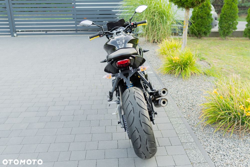 Triumph Street Triple - 10