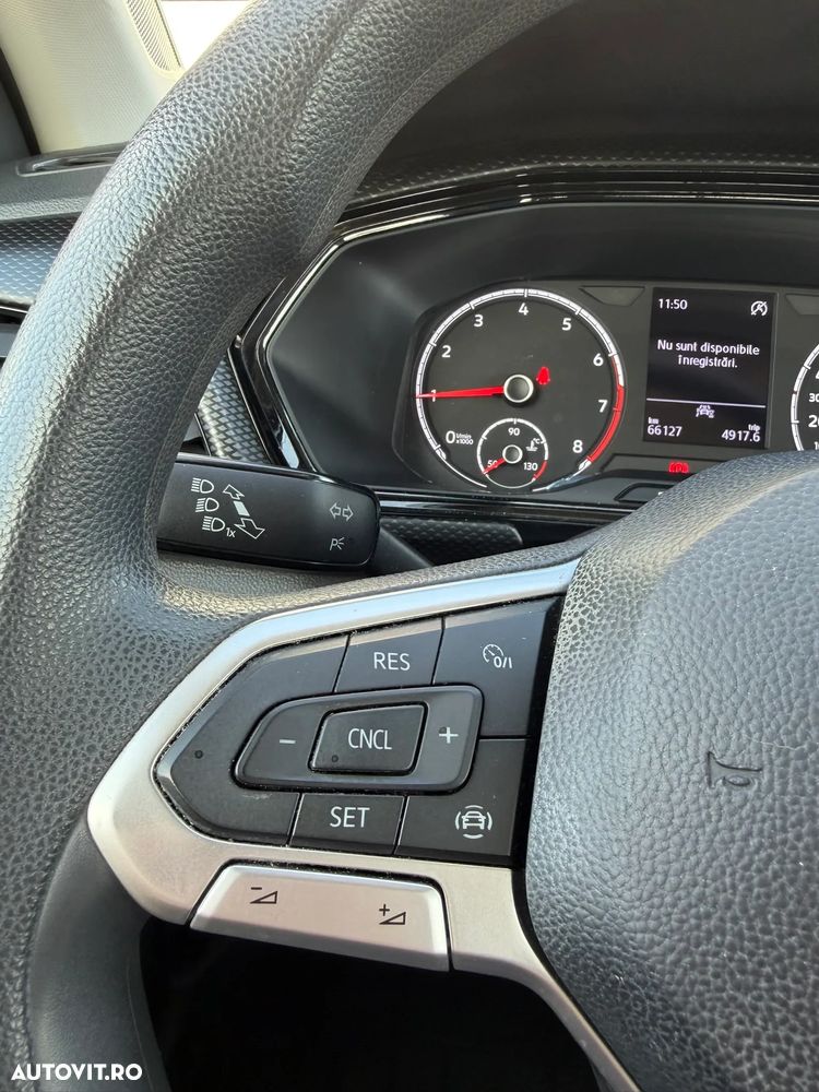 Volkswagen T-Cross - 12