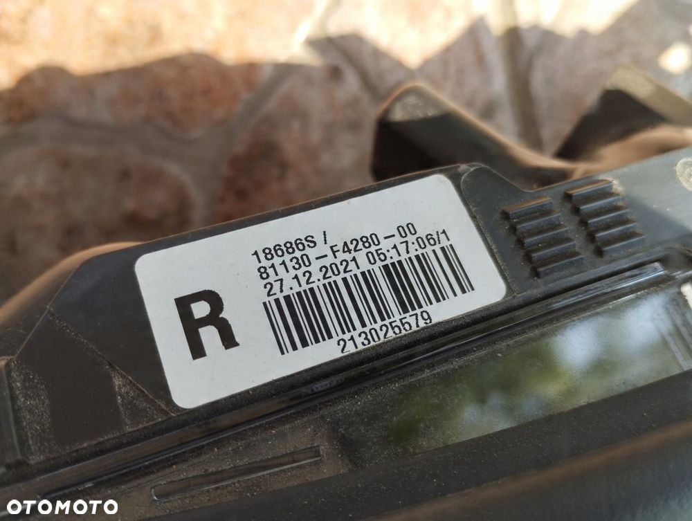 Lampa prawa Full LED Toyota C-HR LIFT 2019-^ 81130-F4280-00 - 6