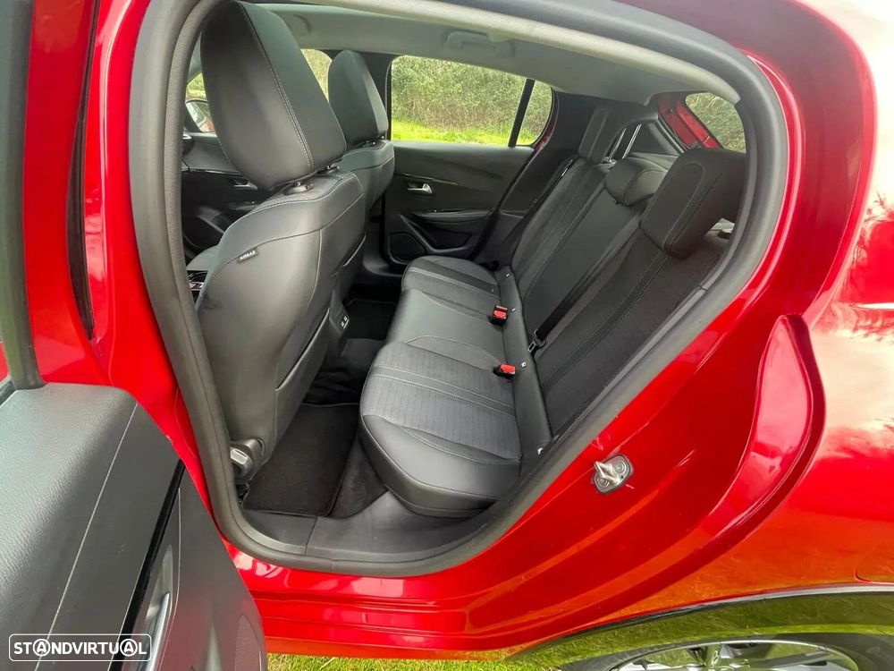 Peugeot e-208 Allure - 11