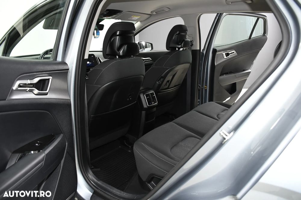 Kia Sportage 1.6 T-GDI PHEV 6AT 4x4 Business Line - 10