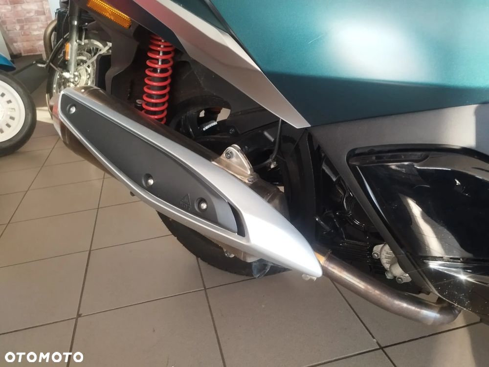 Peugeot Metropolis - 11