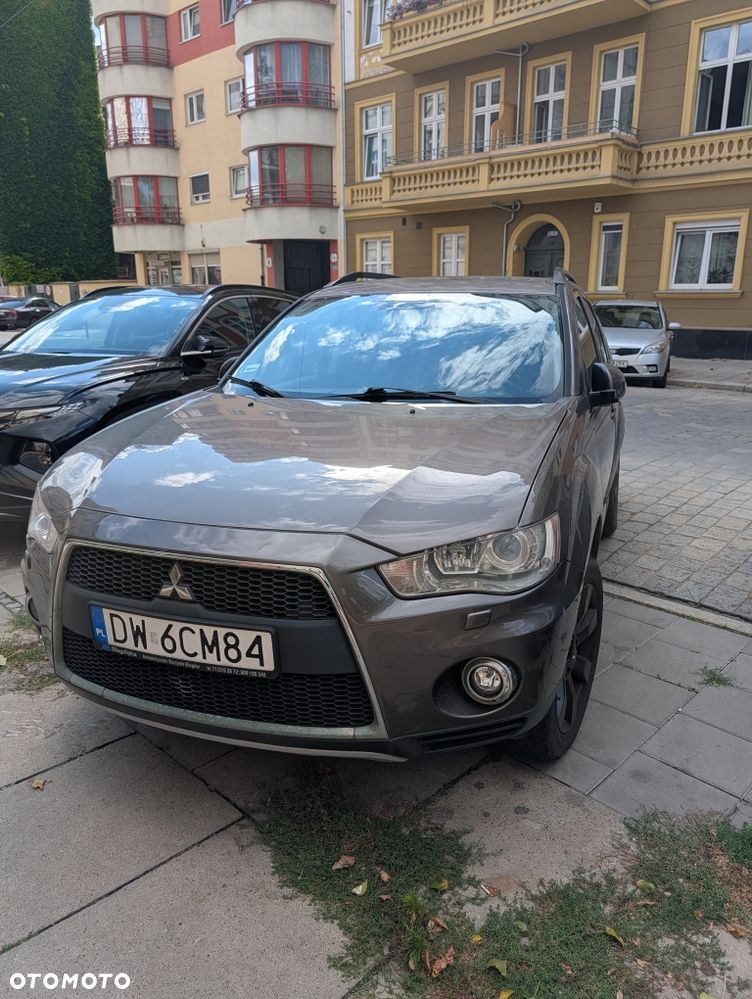 Mitsubishi Outlander - 4