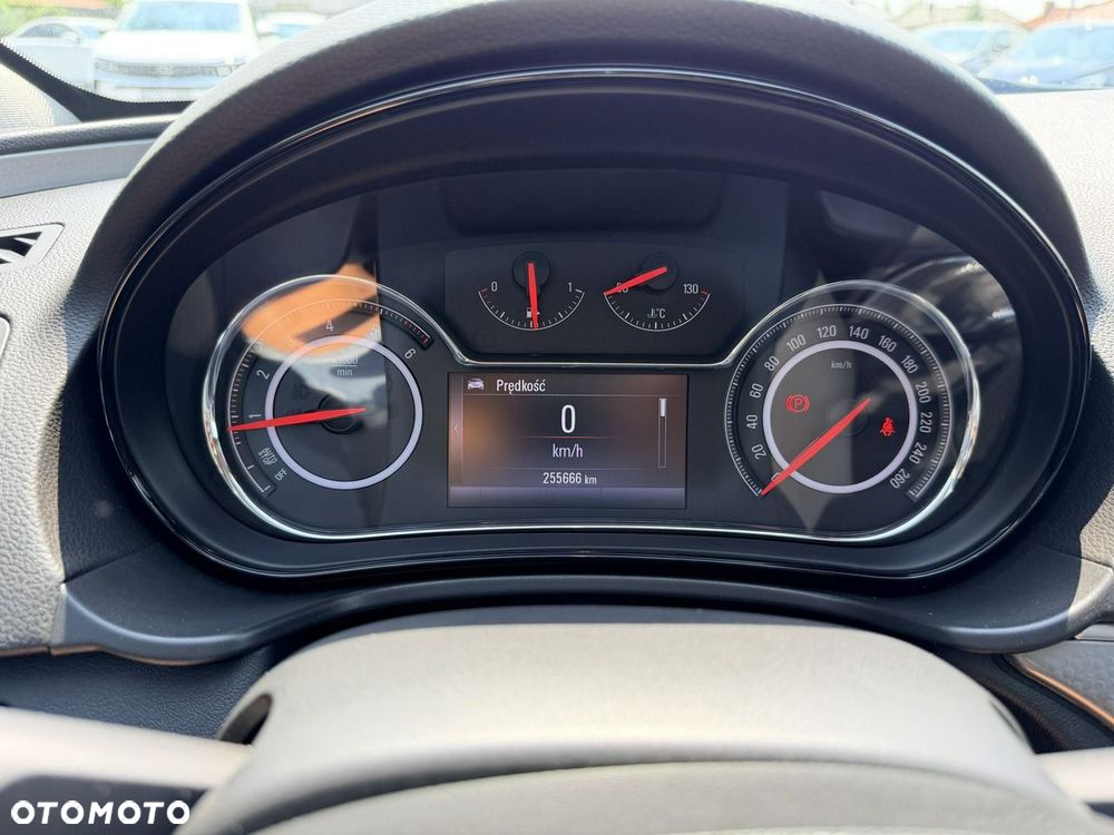 Opel Insignia 2.0 CDTI Enjoy S&S - 24