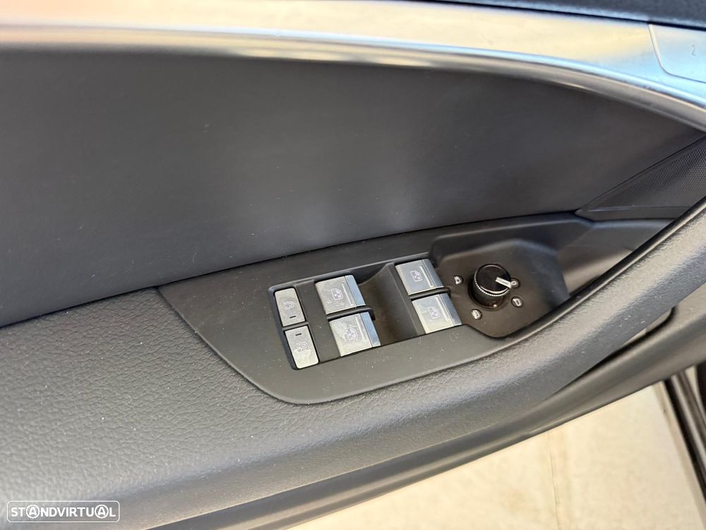Audi A6 Avant 55 TFSI e quattro S tronic S line - 32