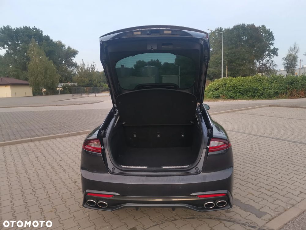 Kia Stinger - 11