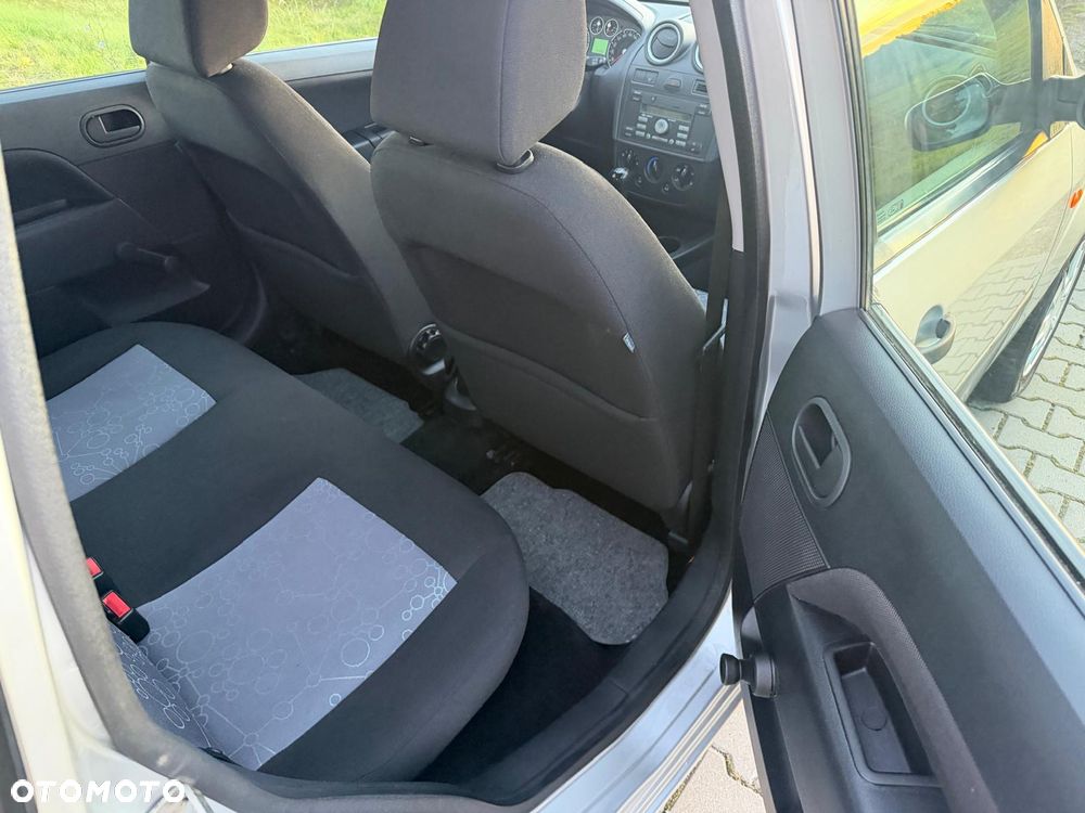 Ford Fiesta 1.4 Ambiente - 11