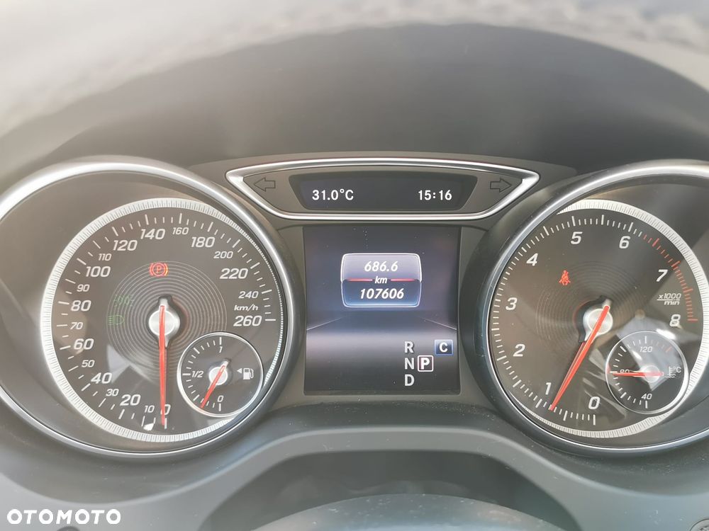 Mercedes-Benz GLA 250 7G-DCT UrbanStyle Edition - 16