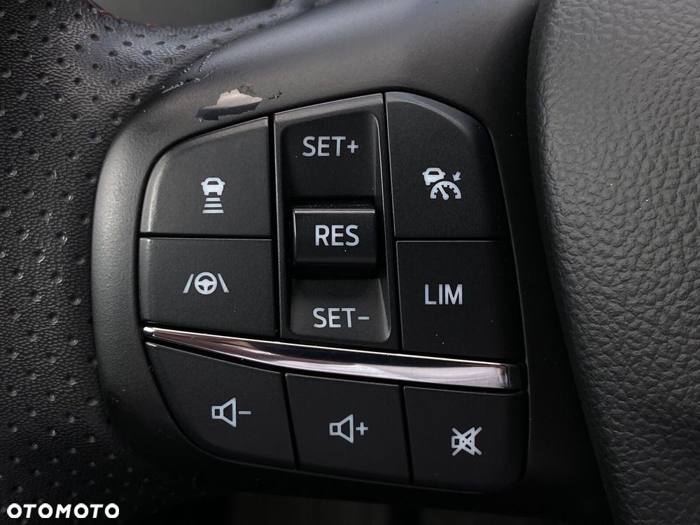 Ford Focus 1.0 EcoBoost mHEV ST-Line X - 15