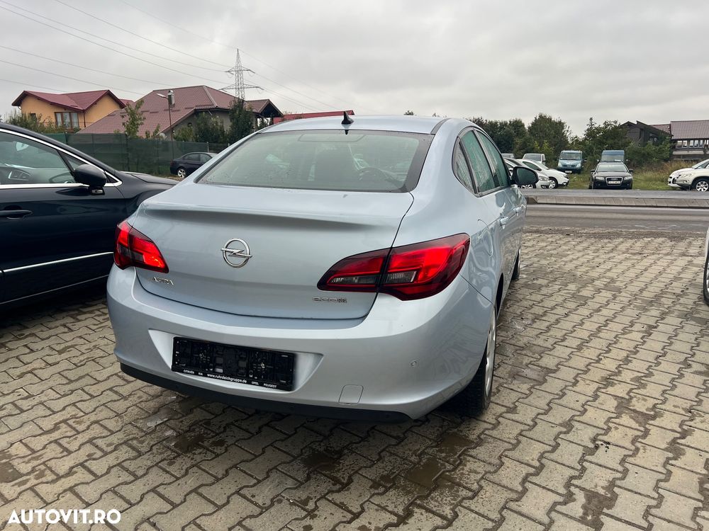 Opel Astra 1.6 CDTI ECOTEC Start/Stop Enjoy - 4