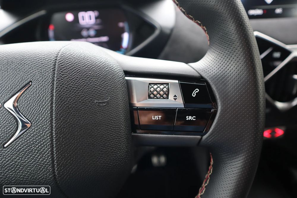 DS DS3 Crossback E-TENSE PERFORMANCE LINE - 29