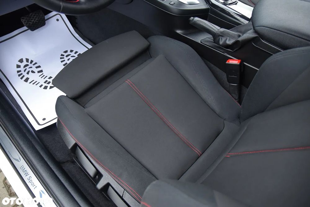 BMW Seria 2 218d Sport Line - 14