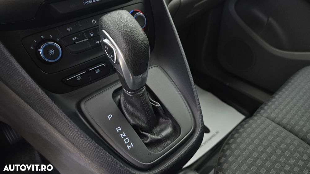 Ford Transit Connect - 17