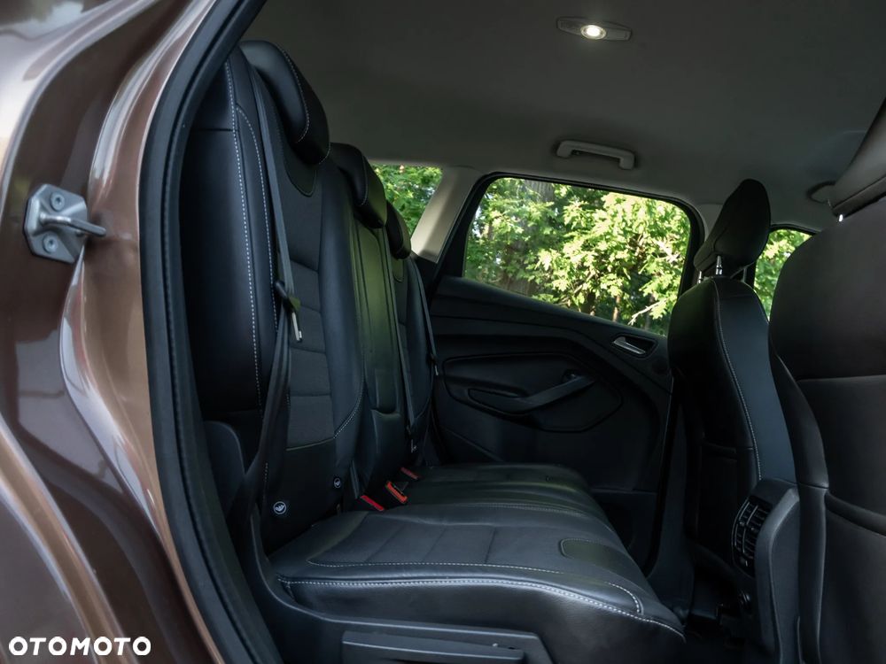 Ford Kuga 2.0 TDCi 2x4 Titanium - 12