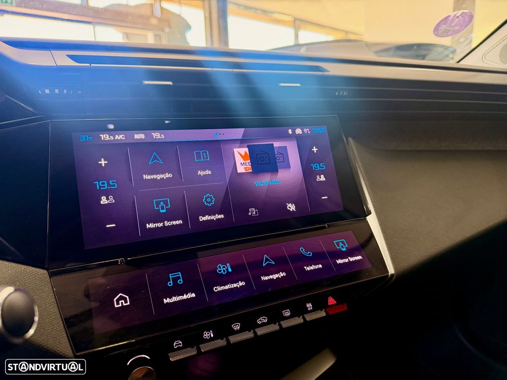 Peugeot 408 1.6 Hybrid Allure e-EAT8 - 20