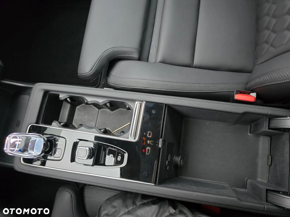 Volvo XC 90 T8 AWD Plug-In Hybrid Inscription 7os - 34