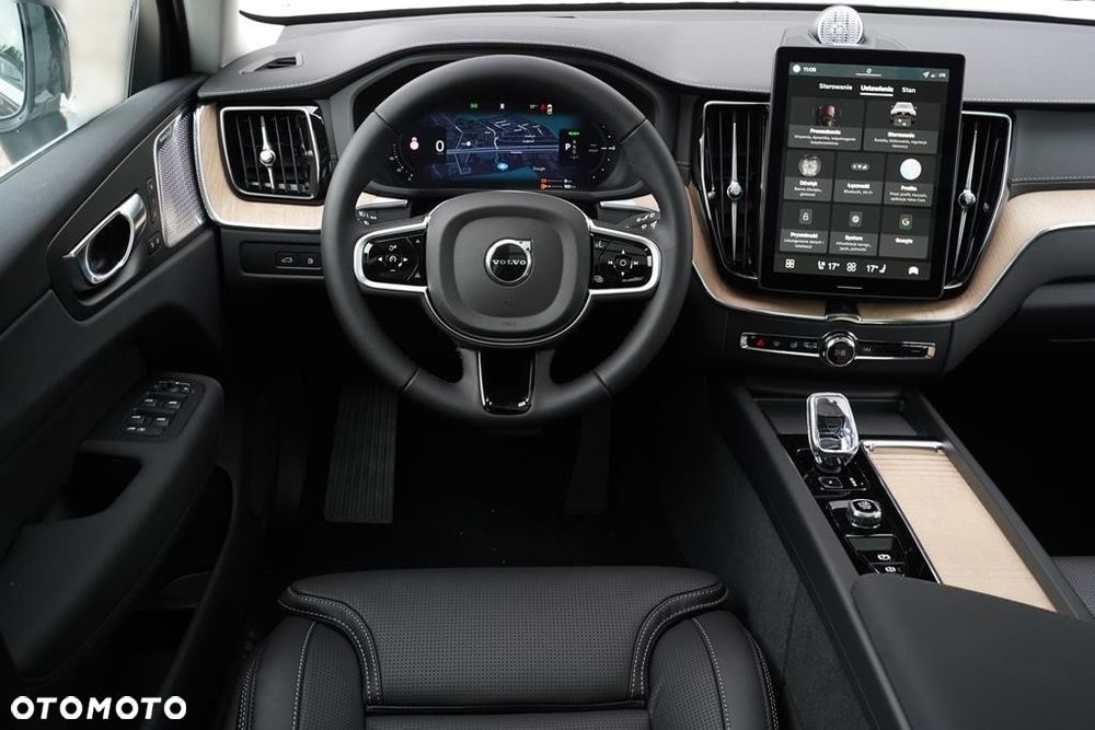 Volvo XC 60 T6 Plug-In Hybrid AWD Ultra Dark - 13