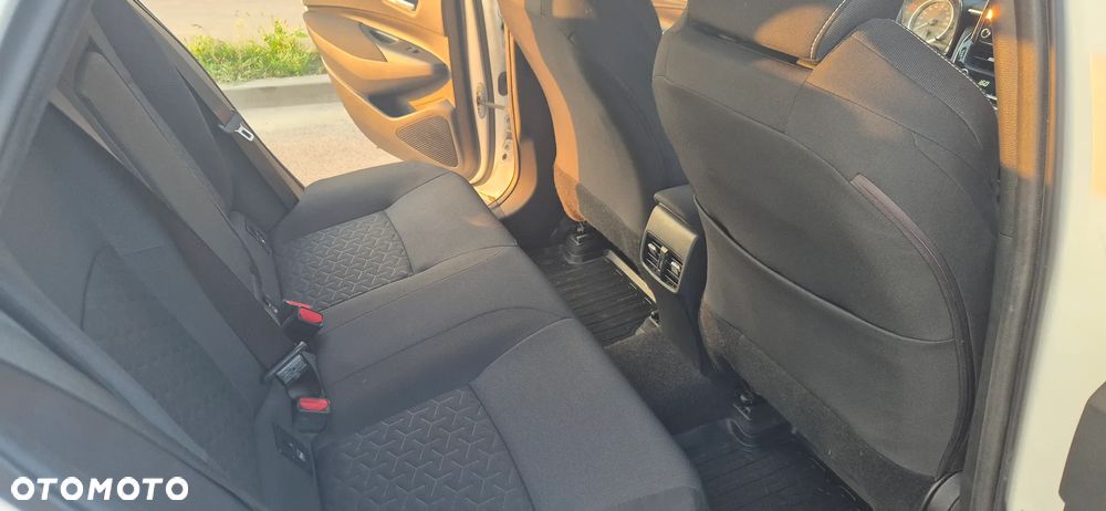 Toyota Corolla 1.8 Hybrid Comfort - 17