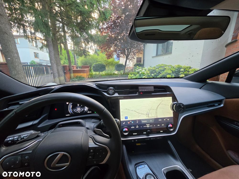 Lexus RZ - 6