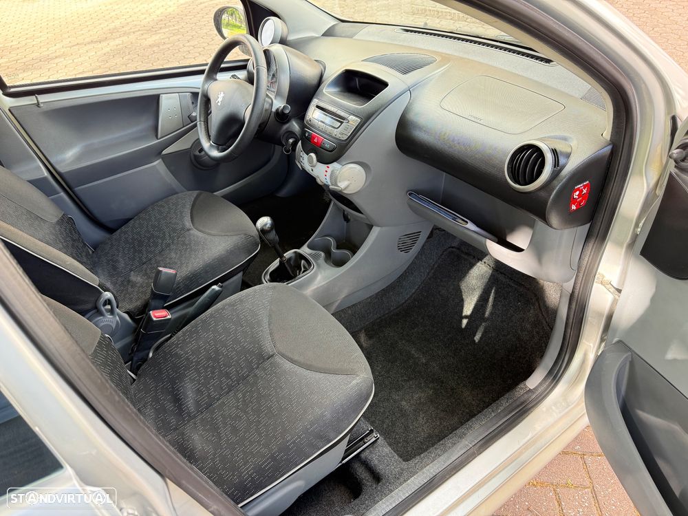 Peugeot 107 1.0 Black&Silver - 11