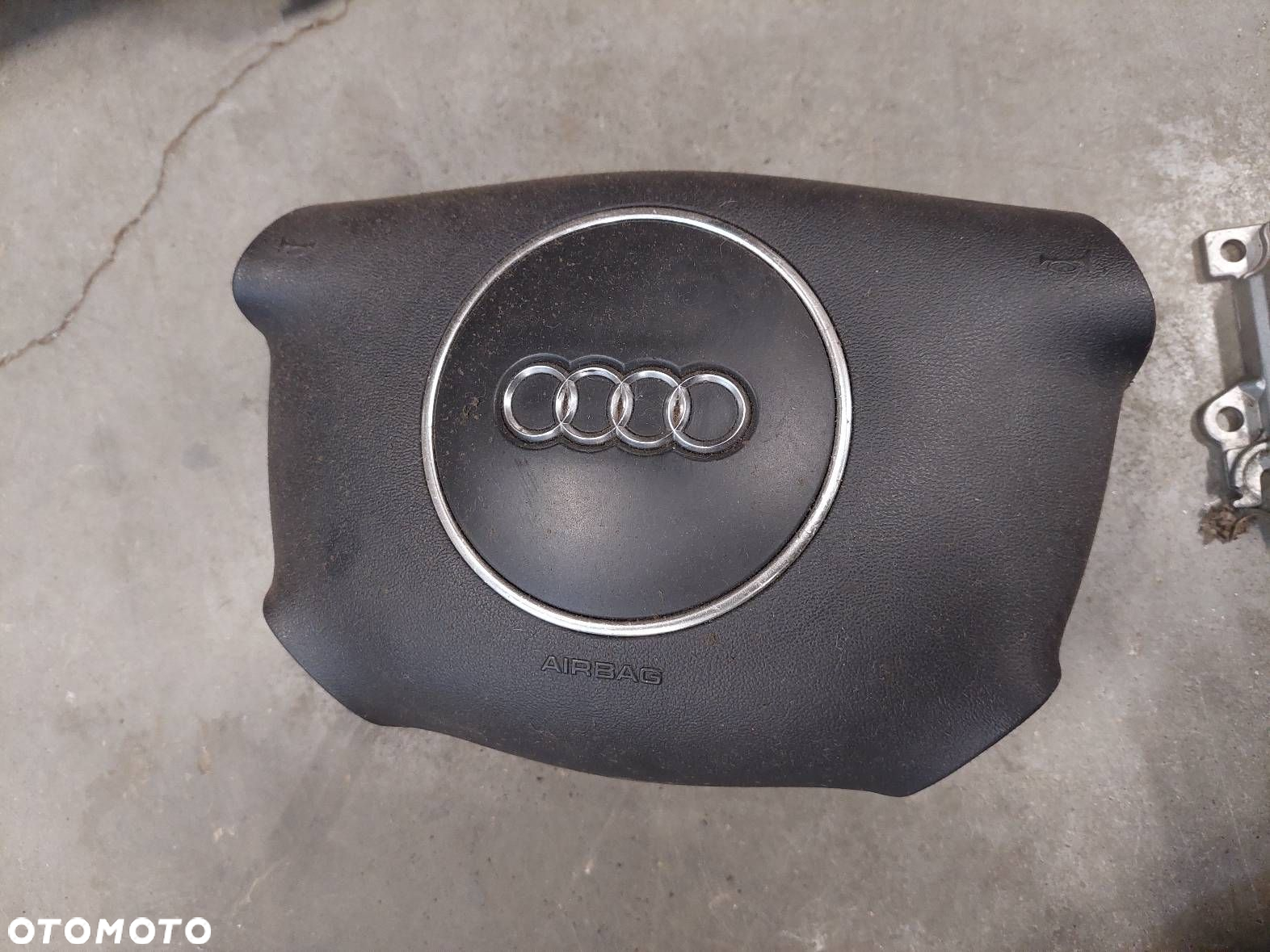 ZESTAW POSTRZAŁOWY 1/9 AUDI A4 B6 8E0959655B - 2