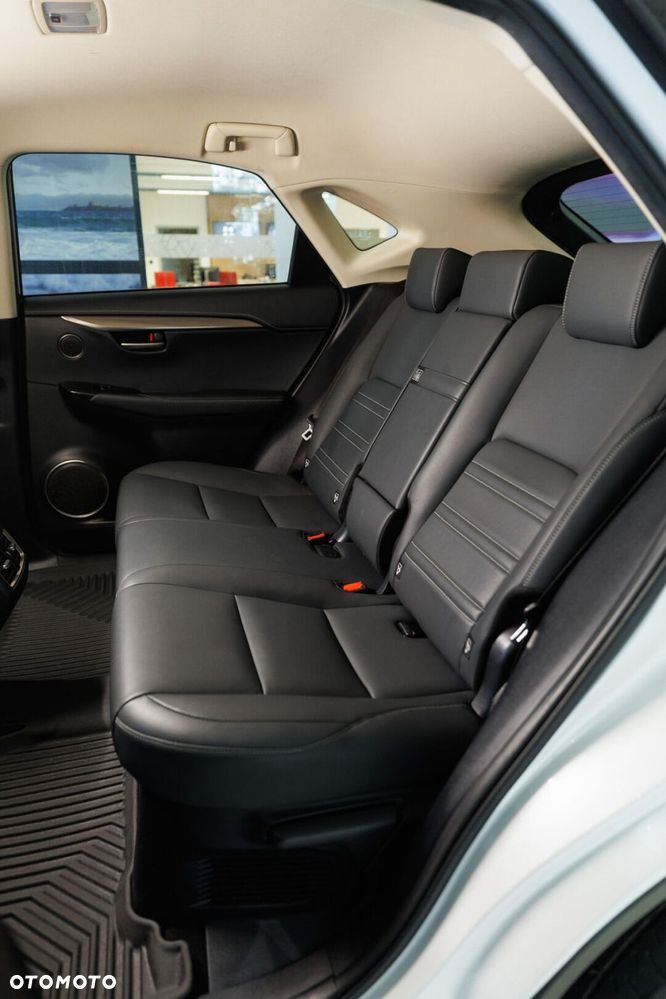 Lexus NX 300 F Impression AWD - 21