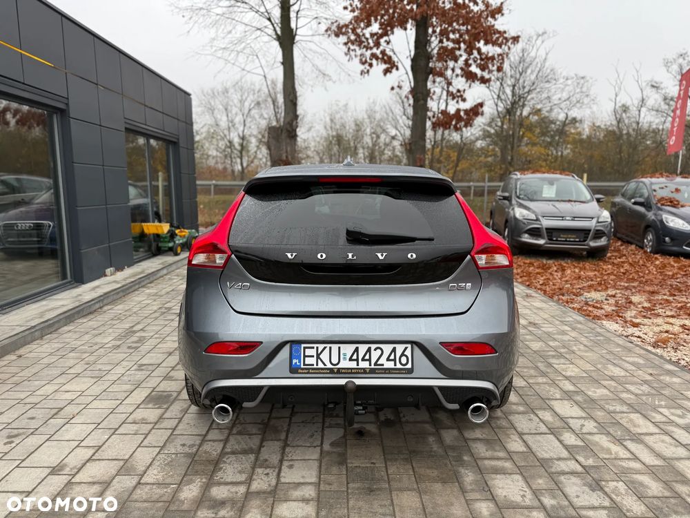 Volvo V40 D3 Drive-E R-Design Momentum - 16