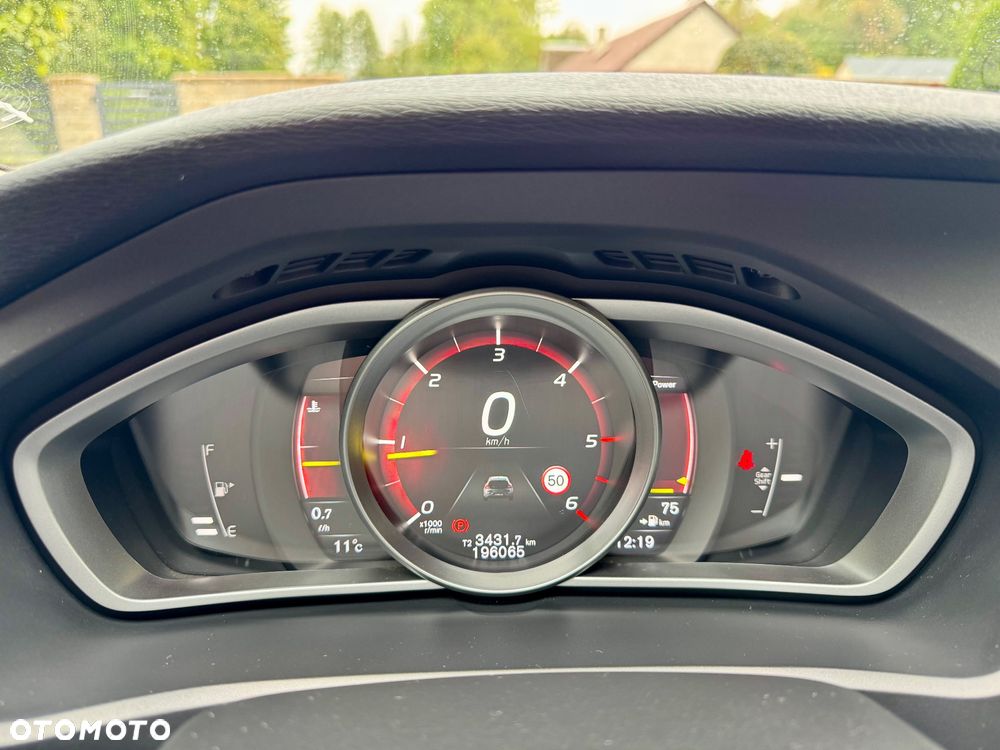 Volvo V40 D3 Momentum - 21