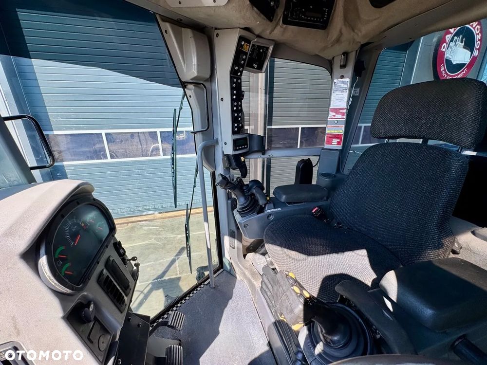 Caterpillar 140M AWD - 12