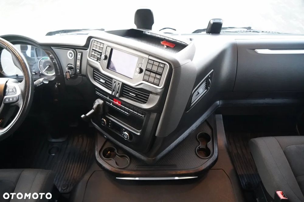 Iveco S-WAY / 530 / RETARDER / KLIMA POSTOJOWA / - 30