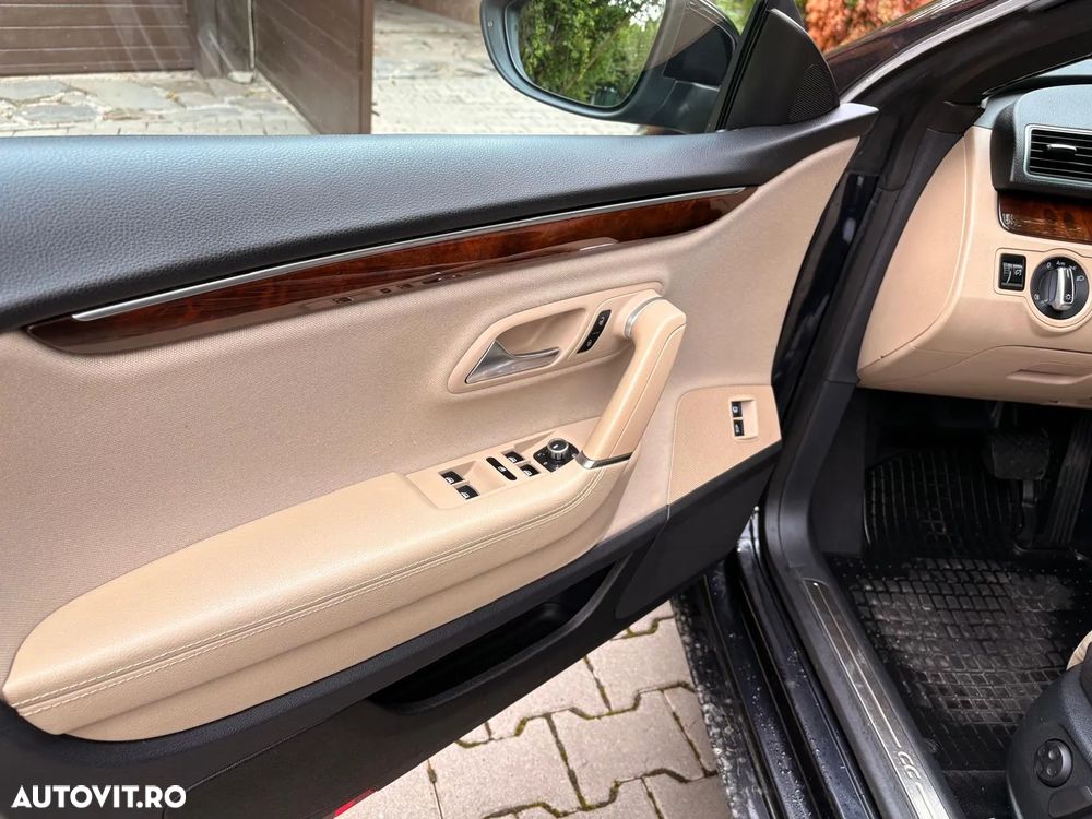 Volkswagen Passat CC 2.0 TDI DSG 4Motion BMT - 11