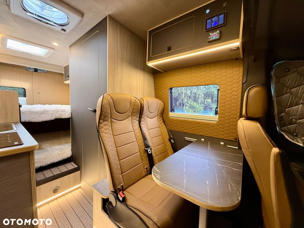 Mercedes-Benz Sprinter - 10