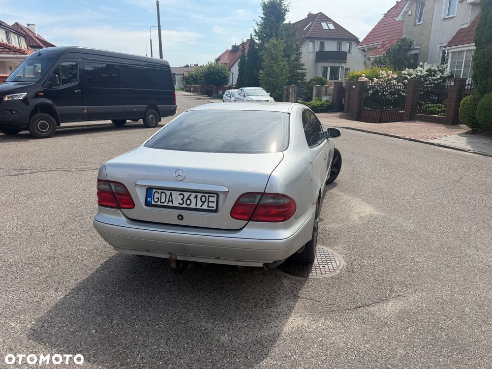 Mercedes-Benz CLK 320 - 4