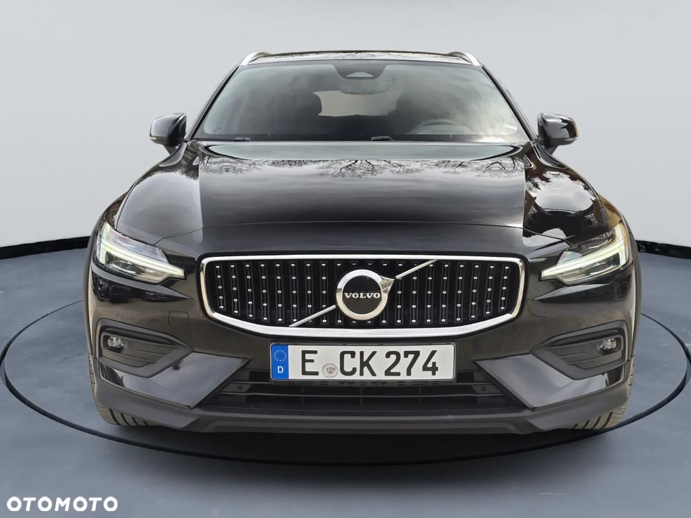 Volvo V60 Cross Country B4 D AWD Ultimate - 3