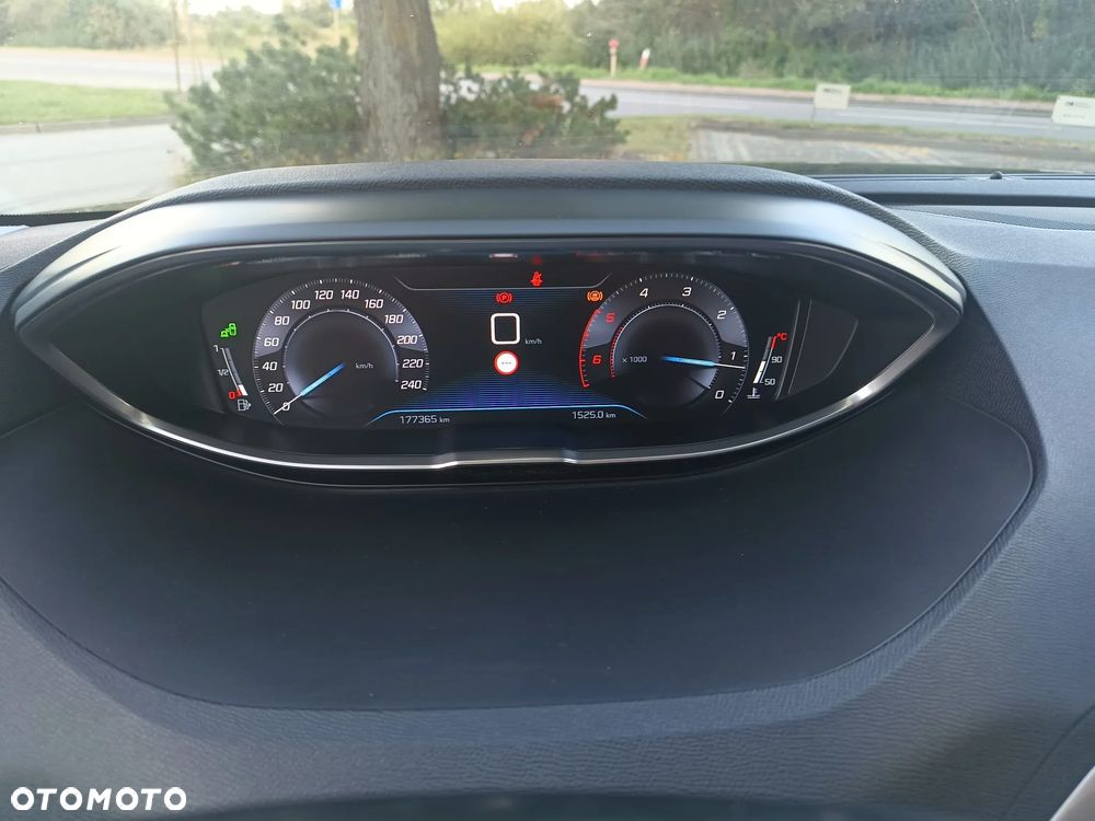 Peugeot 3008 1.5 BlueHDi Allure S&S - 20