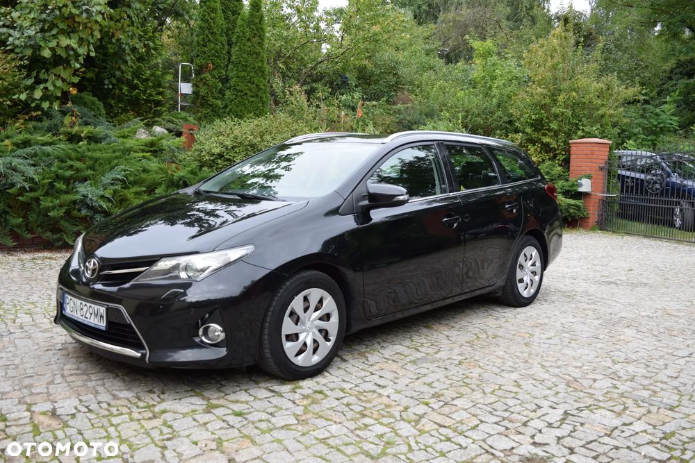 Toyota Auris 2014 photo 3