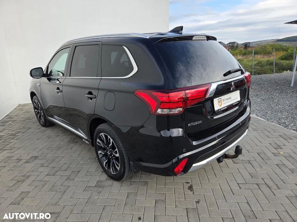 Mitsubishi Outlander 2.0 4WD Plug-In Hybrid - 4