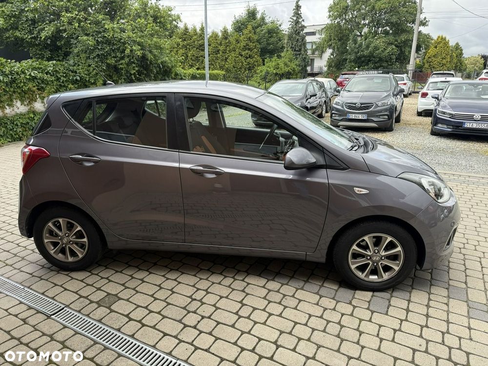 Hyundai i10 1.0 Fifa World Cup Edition - 5