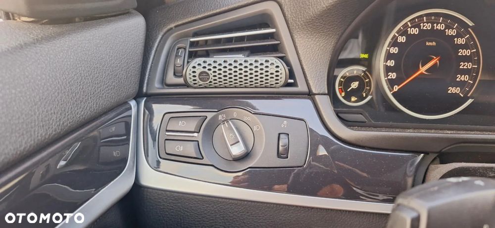BMW Seria 5 520d xDrive Luxury Line - 17
