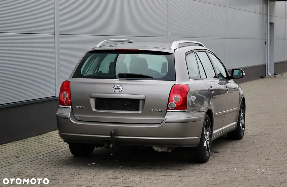 Toyota Avensis 1.8 VVT-i Sol Premium - 7