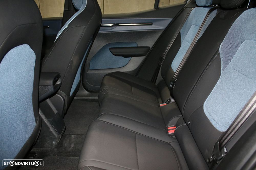 Volvo EX30 69 kWh Single Motor Extended Range Core - 21