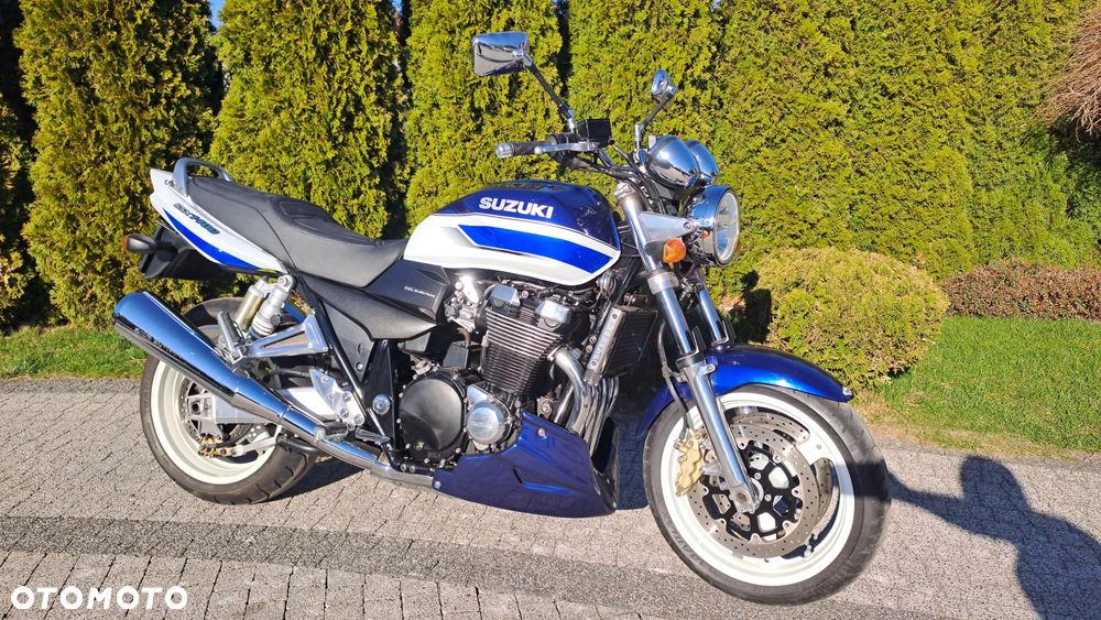 Suzuki GSX - 33