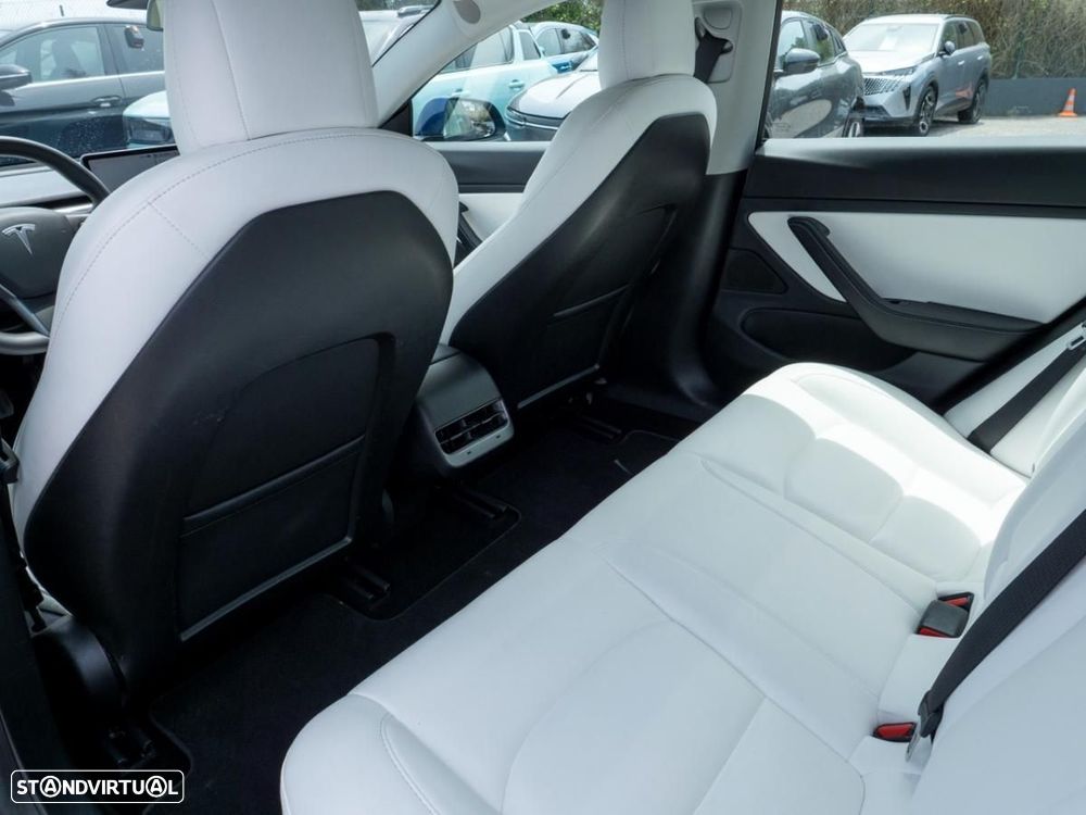 Tesla Model 3 Long-Range Dual Motor AWD - 24