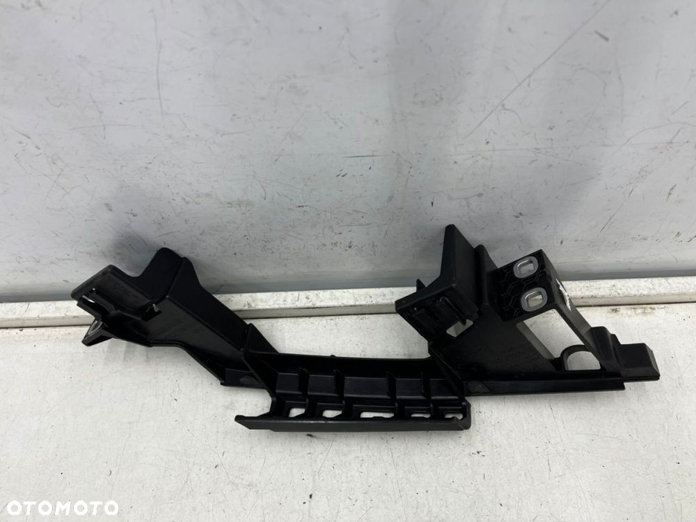 Ślizg Porsche Cayenne III 9y LIFT 23r.- prawe przednie mocowanie reflektora okular wspornik pasa - 5