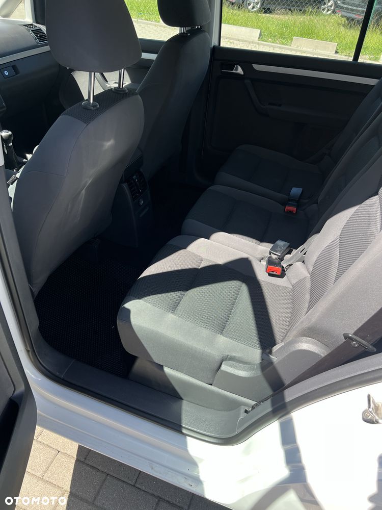 Volkswagen Touran - 6